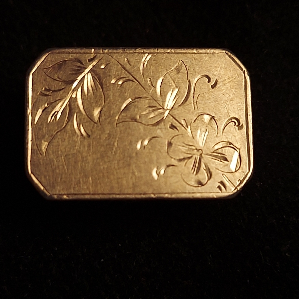 🩶 Antique Etched Floral Gold Cuff Link